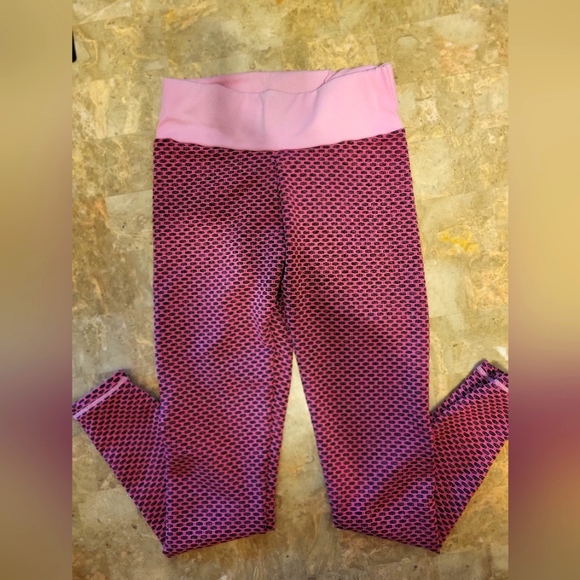 Pink Scrunchbutt leggings - Picture 1 of 6